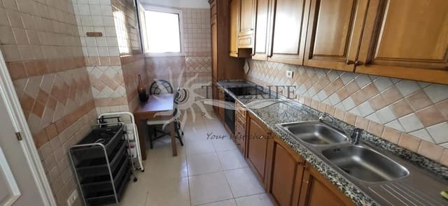 Piso de 2 habitaciones en Los Cristianos, Arona en venta con garaje - 675.000 € (Ref: 9459376)