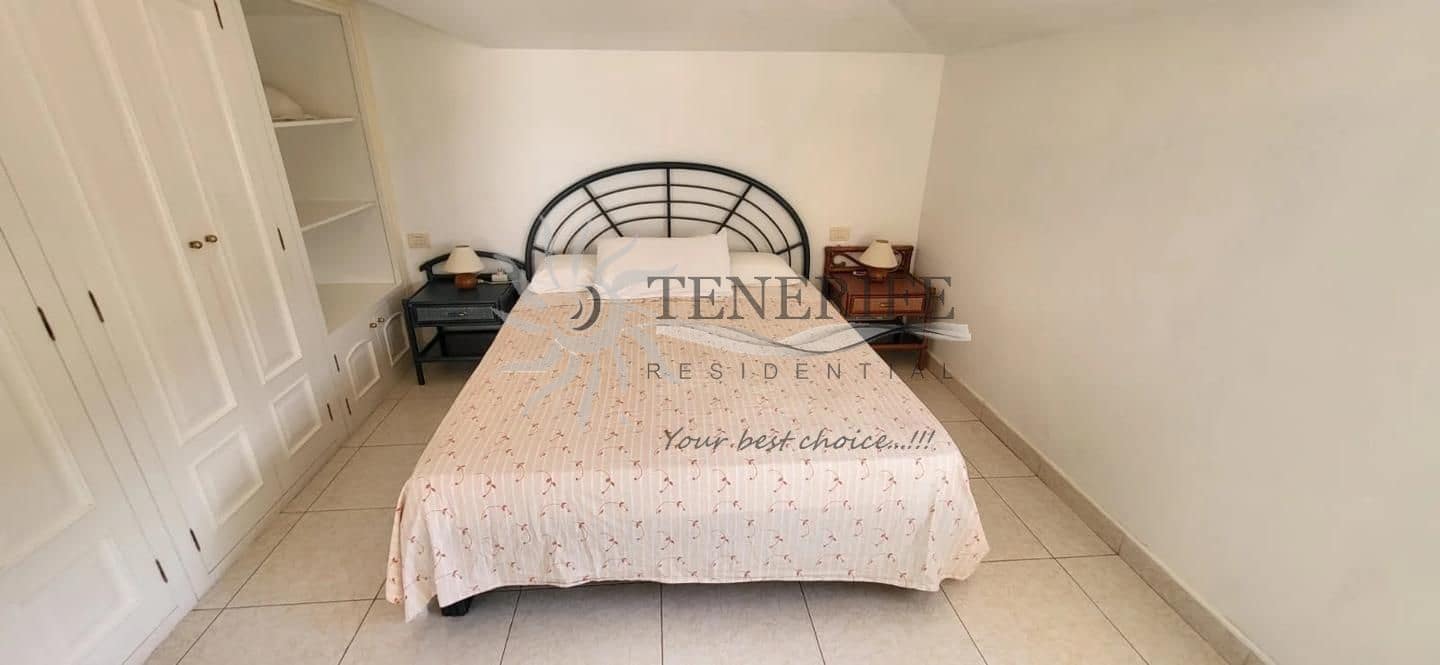 2 bedroom Flat for sale in Arona with garage - € 675,000 (Ref: 9459376)