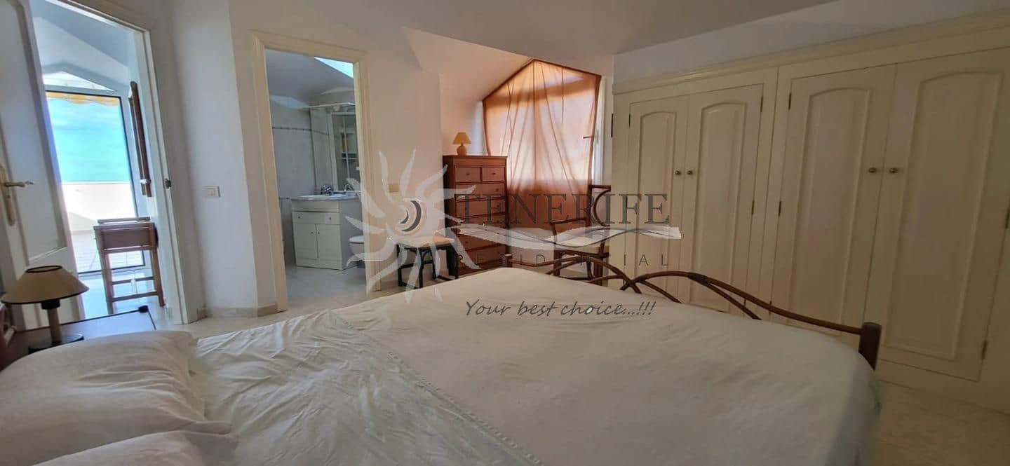 2 bedroom Flat for sale in Arona with garage - € 675,000 (Ref: 9459376)