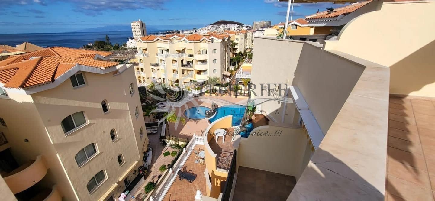 2 bedroom Flat for sale in Arona with garage - € 675,000 (Ref: 9459376)