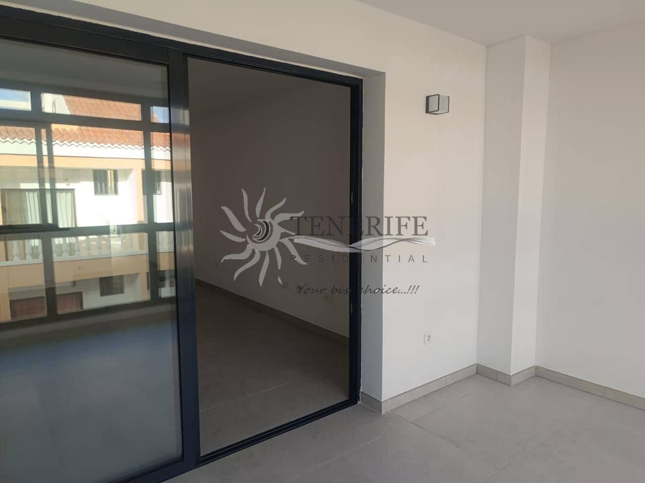 2 bedroom Flat for sale in Guia de Isora with garage - € 325,000 (Ref: 9459377)