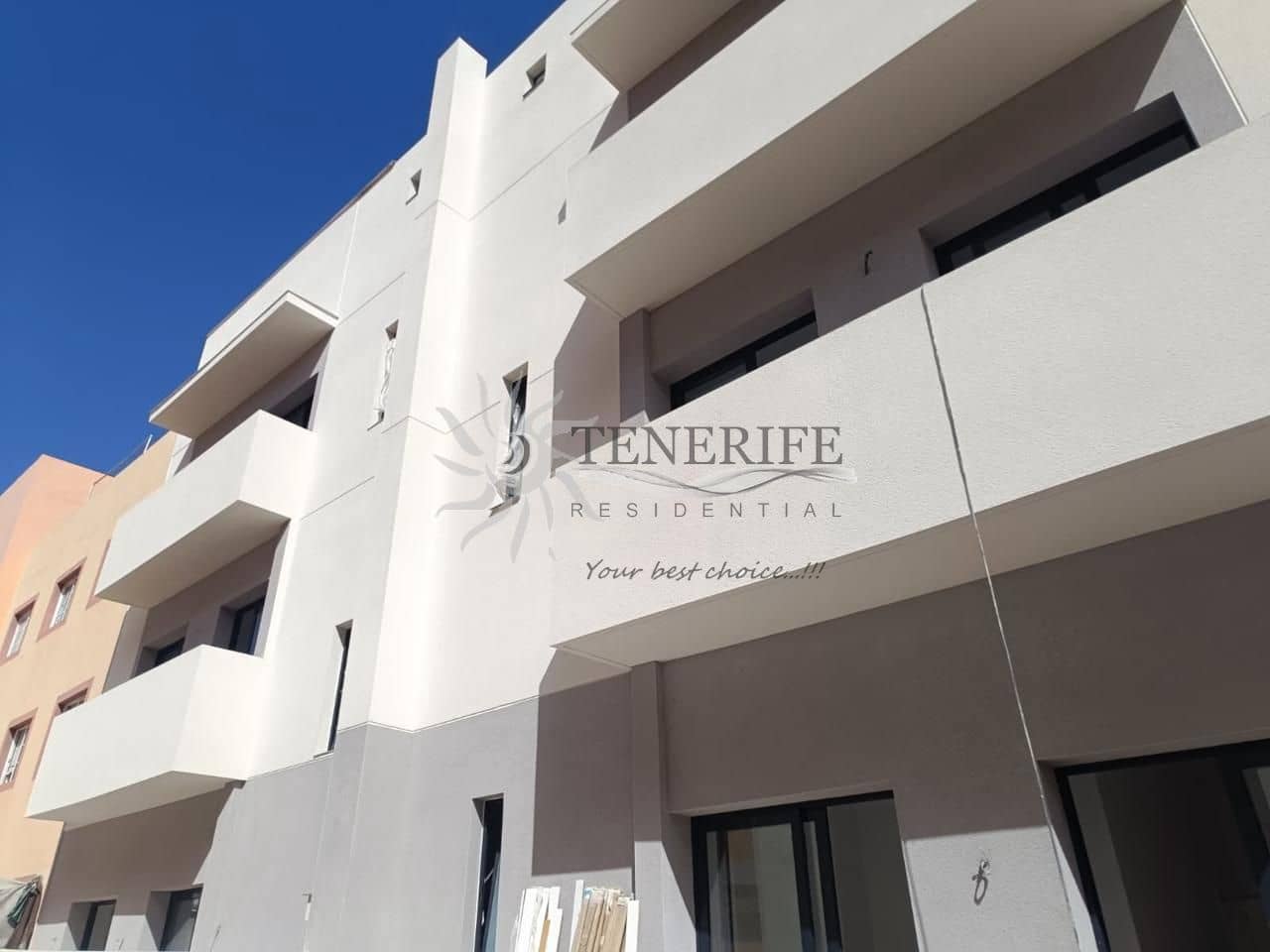 2 bedroom Flat for sale in Guia de Isora with garage - € 325,000 (Ref: 9459377)