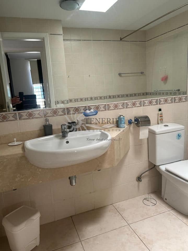 2 bedroom Bungalow for sale in Adeje with pool - € 390,000 (Ref: 9459378)