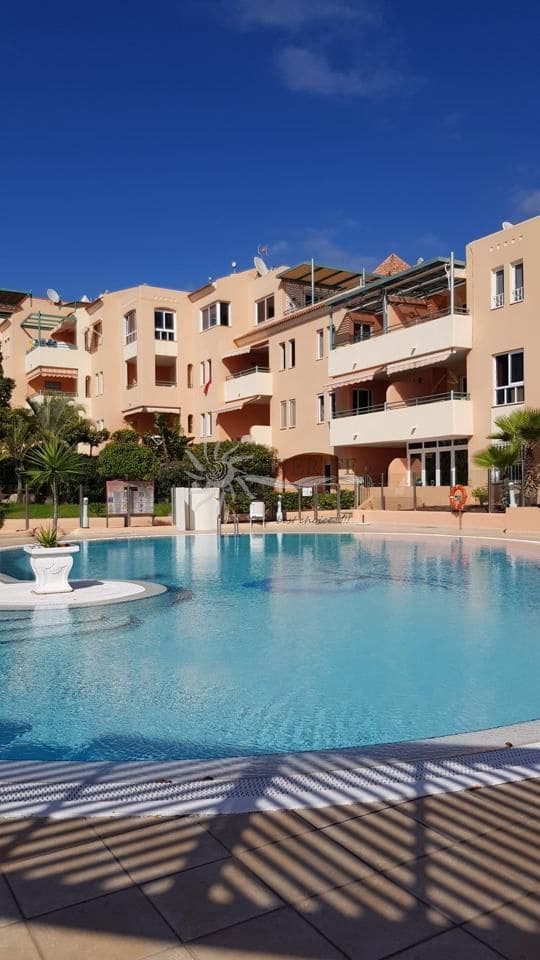 2 bedroom Bungalow for sale in Adeje with pool - € 390,000 (Ref: 9459378)