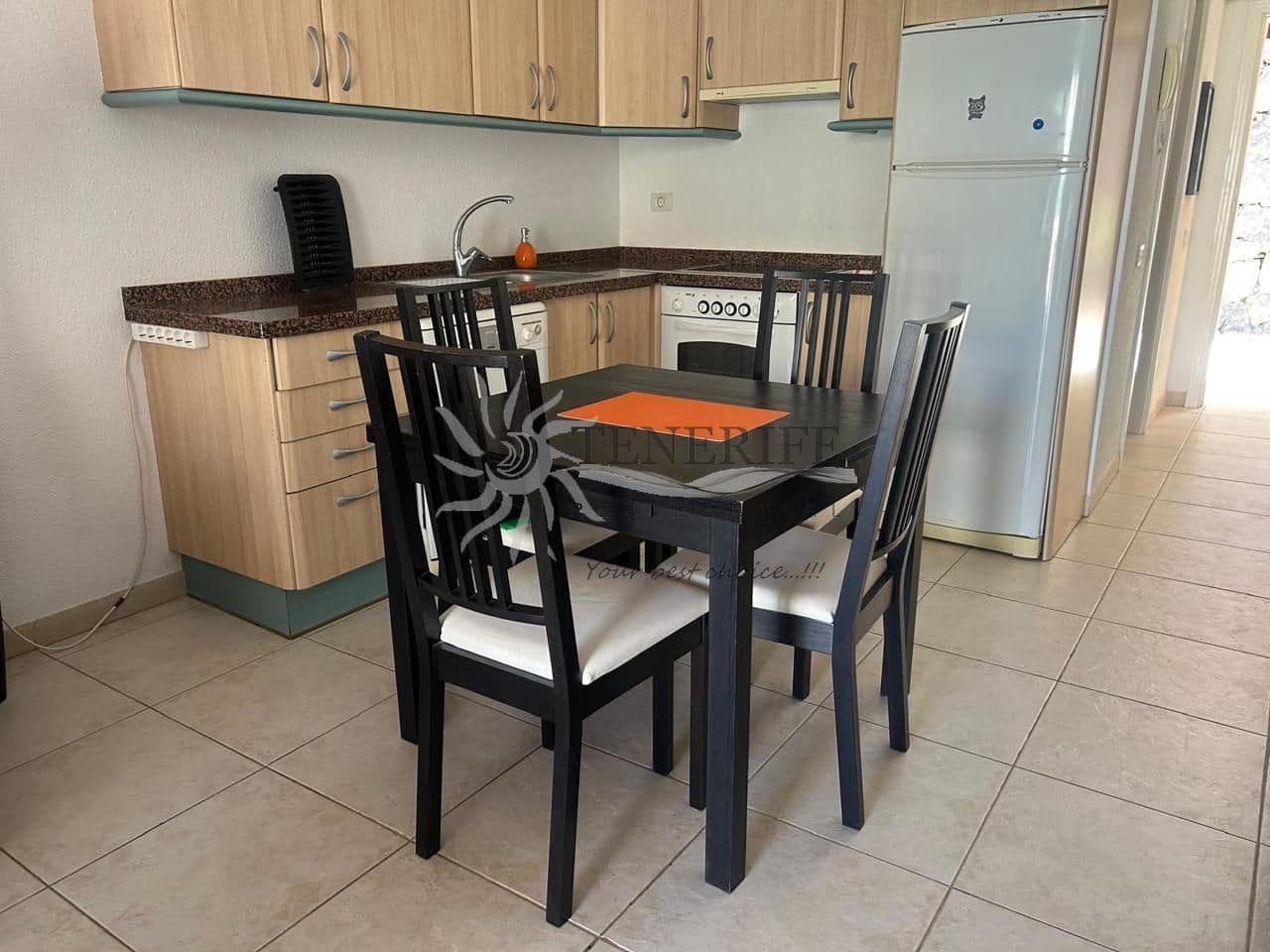 Bungalow de 2 habitaciones en Costa Adeje en venta con piscina - 370.000 € (Ref: 9459378)