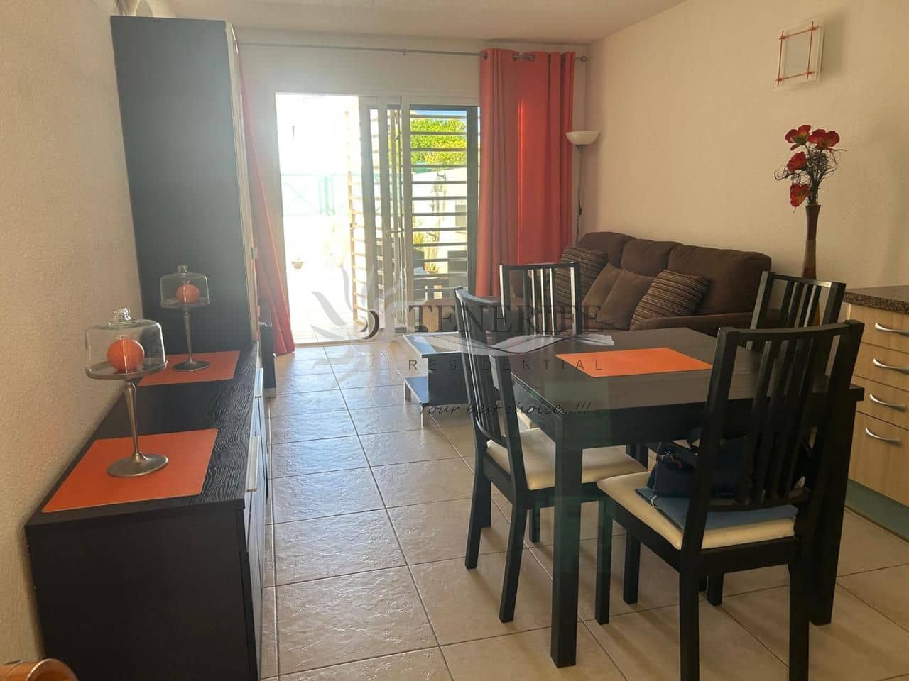Bungalow de 2 habitaciones en Costa Adeje en venta con piscina - 370.000 € (Ref: 9459378)