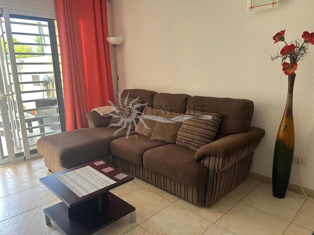 Bungalow de 2 habitaciones en Costa Adeje en venta con piscina - 370.000 € (Ref: 9459378)
