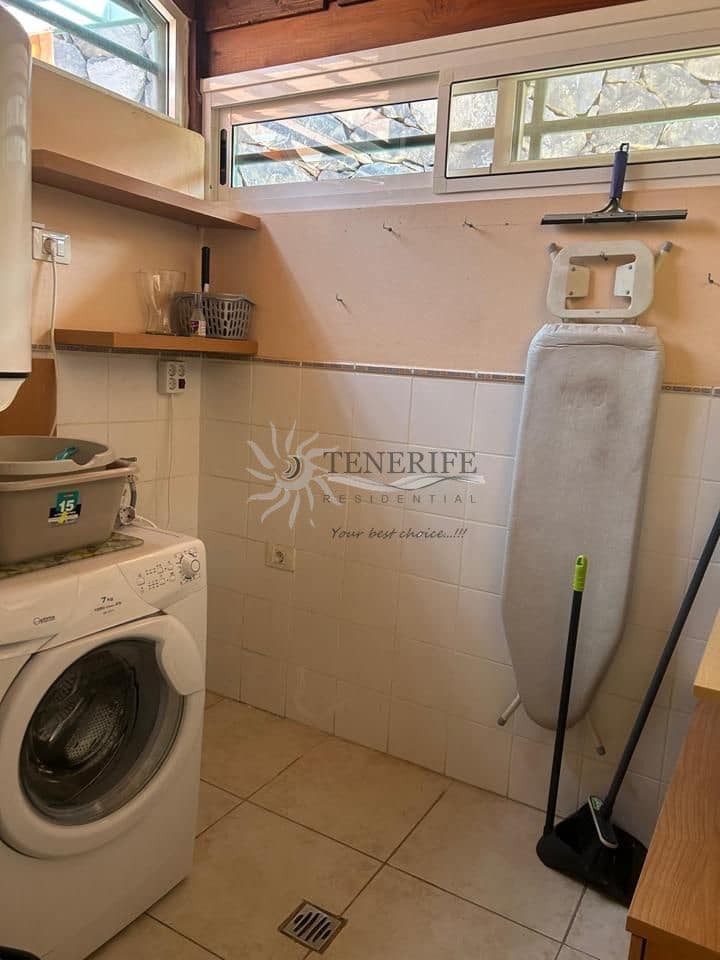 Bungalow de 2 habitaciones en Costa Adeje en venta con piscina - 370.000 € (Ref: 9459378)