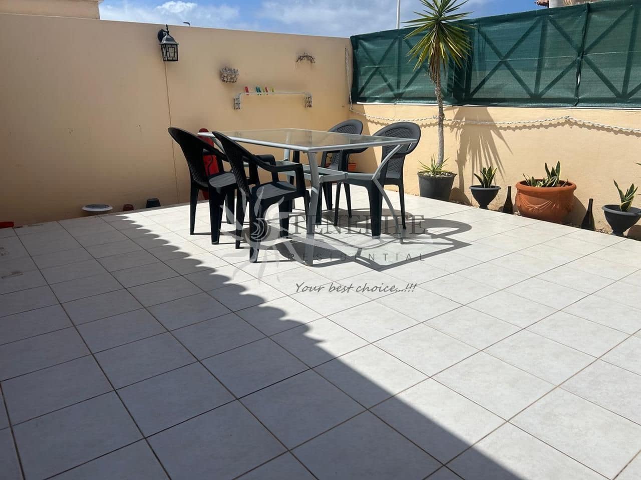 Bungalow de 2 habitaciones en Costa Adeje en venta con piscina - 370.000 € (Ref: 9459378)