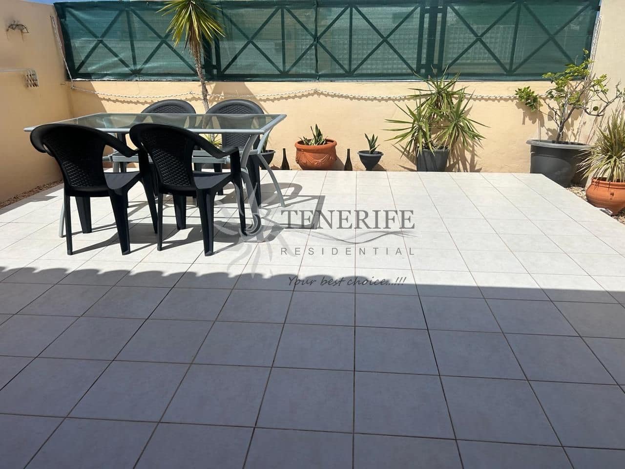 Bungalow de 2 habitaciones en Costa Adeje en venta con piscina - 370.000 € (Ref: 9459378)