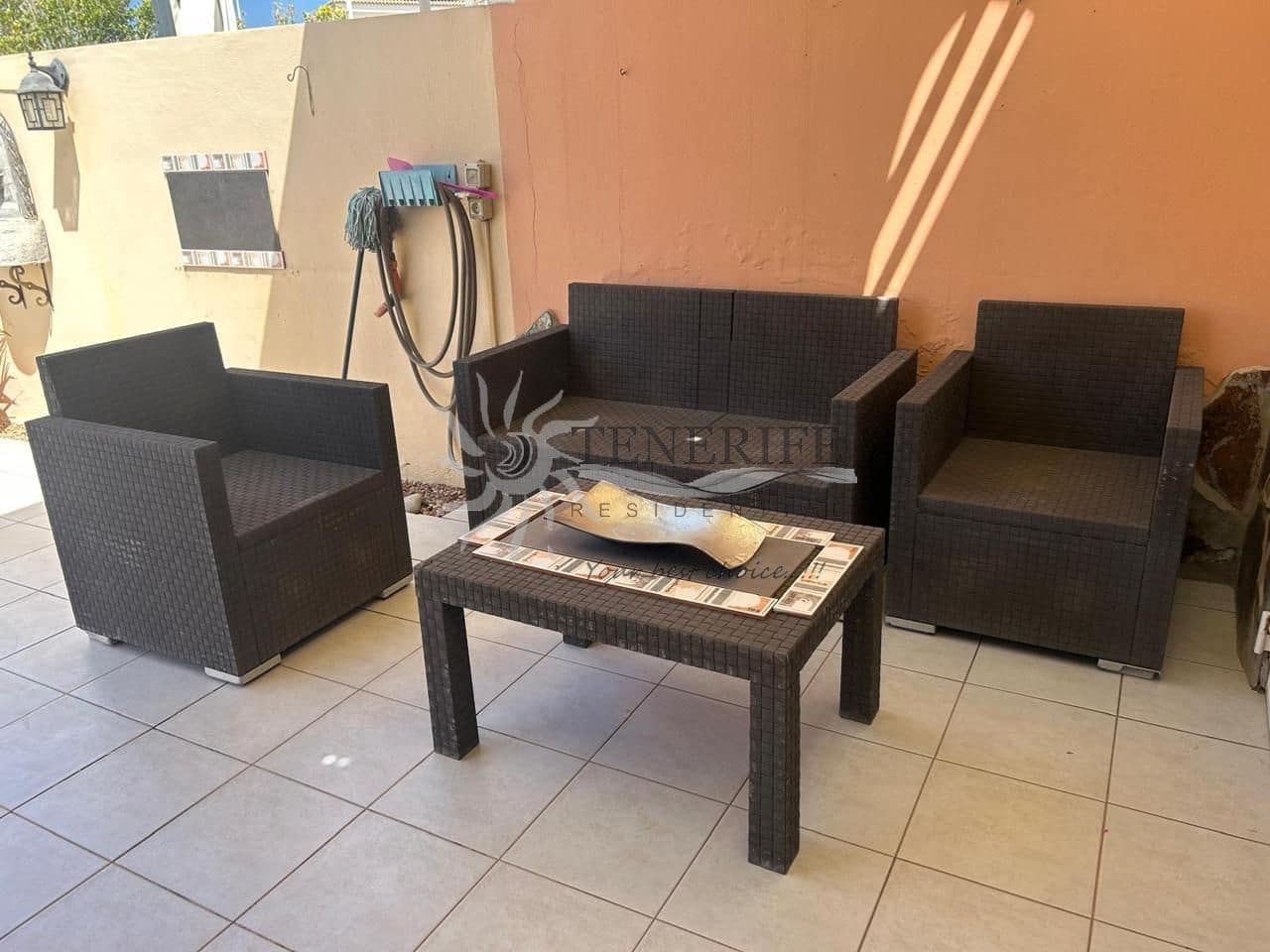 Bungalow de 2 habitaciones en Costa Adeje en venta con piscina - 370.000 € (Ref: 9459378)