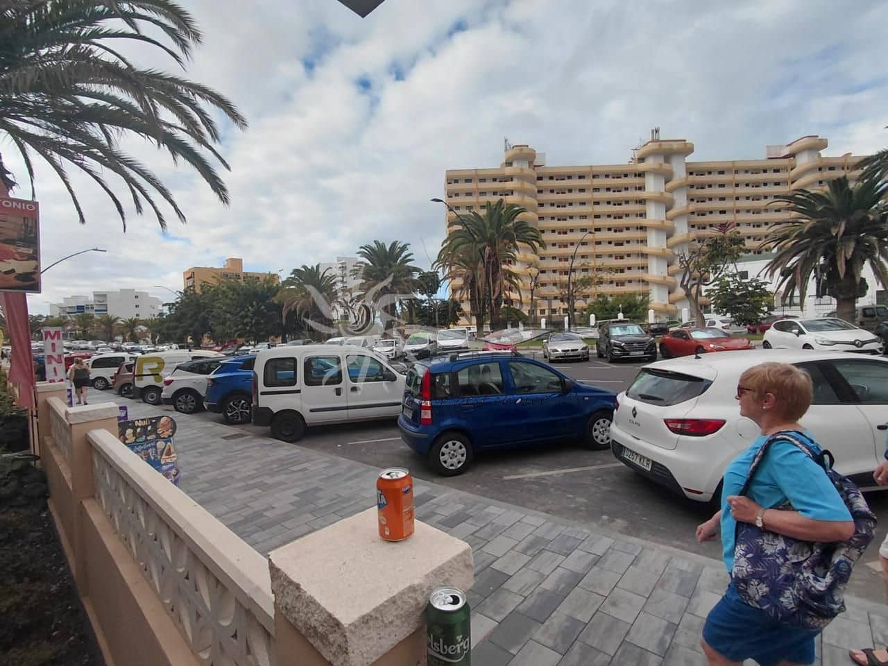 Commercieel te koop in Arona - € 400.000 (Ref: 9459379)