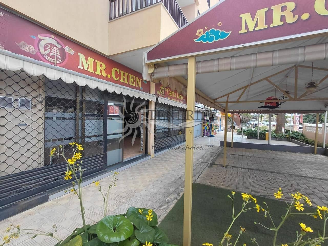 Commercieel te koop in Arona - € 400.000 (Ref: 9459379)