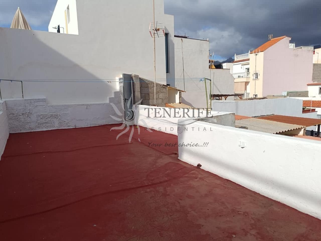 6 soveværelse Byhus til salg i Guia de Isora - € 355.000 (Ref: 9459380)