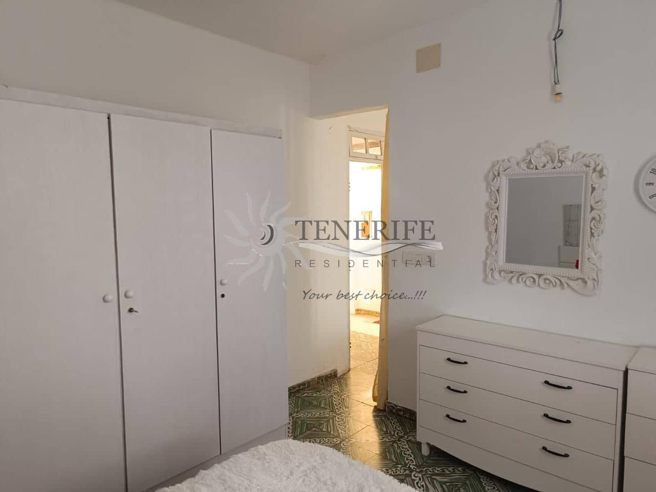 6 bedroom Villa for sale in Alcala - € 355,000 (Ref: 9459380)