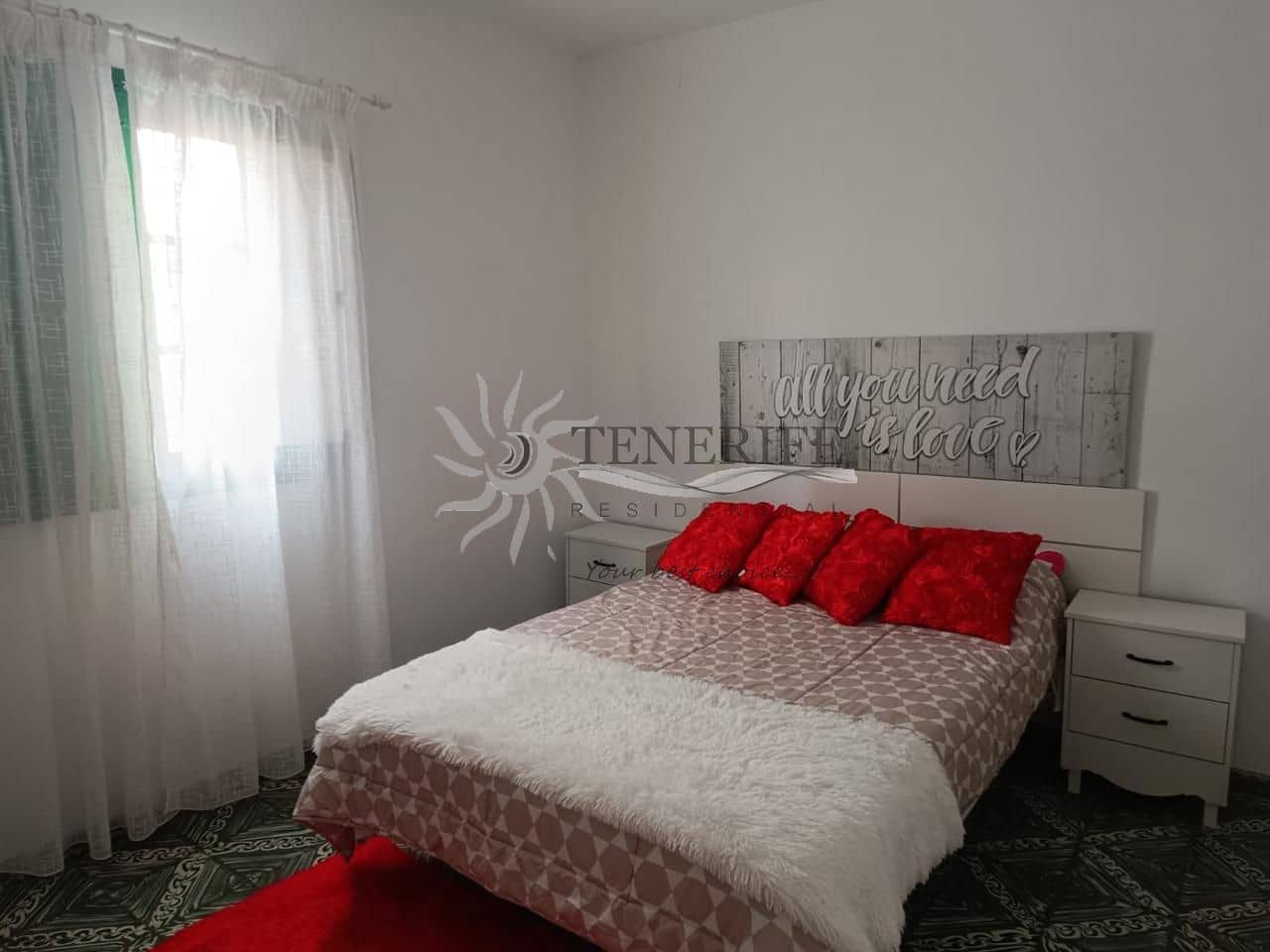 6 bedroom Villa for sale in Alcala - € 355,000 (Ref: 9459380)