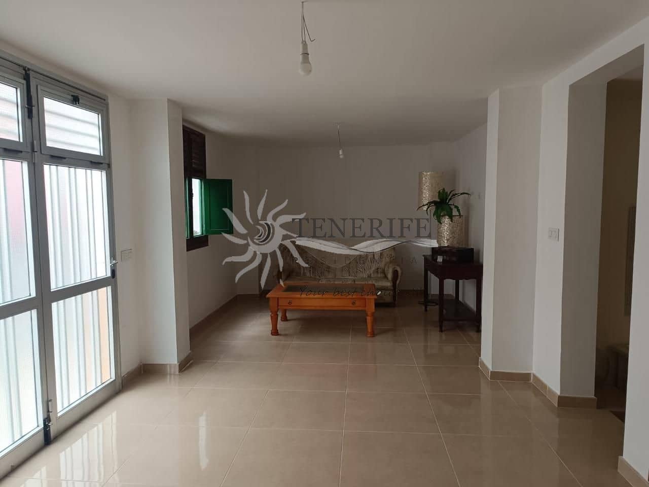 6 bedroom Villa for sale in Alcala - € 355,000 (Ref: 9459380)