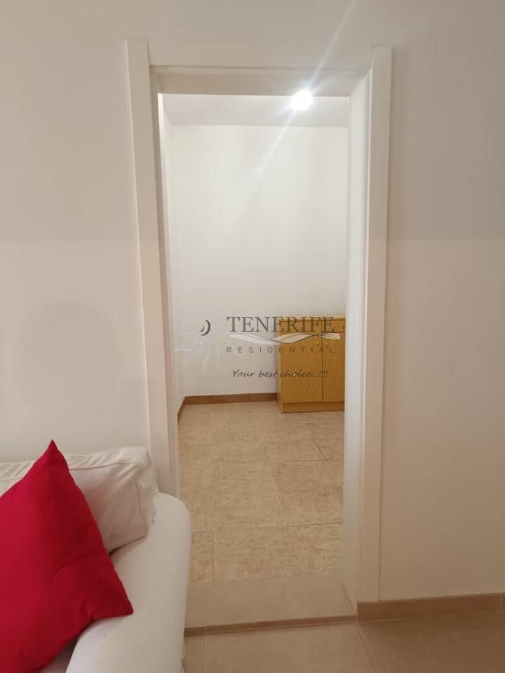 6 bedroom Villa for sale in Alcala - € 355,000 (Ref: 9459380)