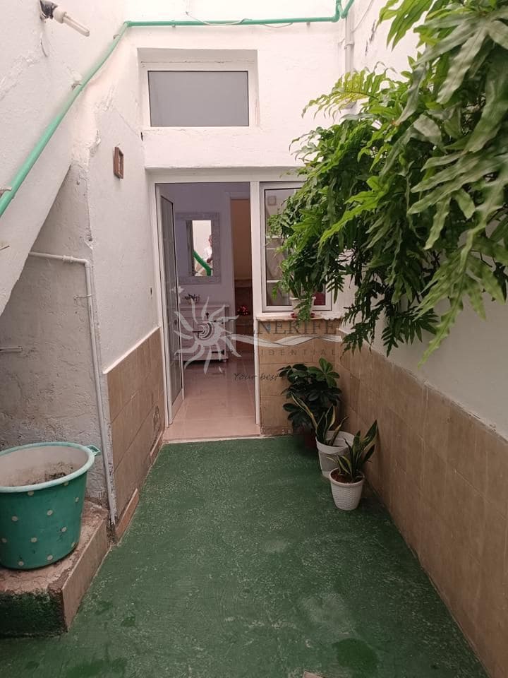 6 bedroom Villa for sale in Alcala - € 355,000 (Ref: 9459380)