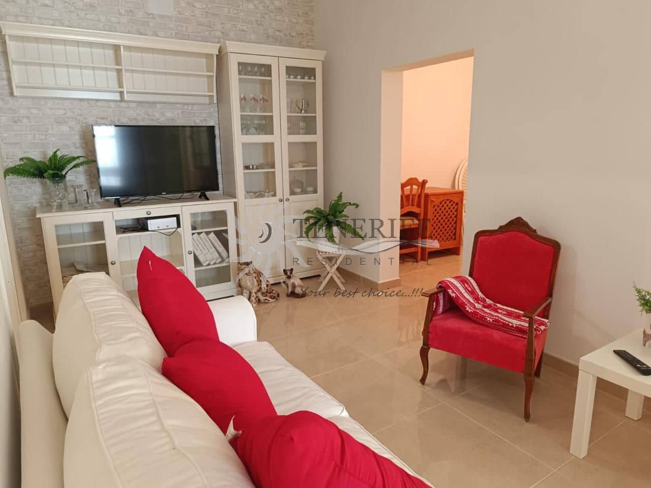 6 bedroom Villa for sale in Alcala - € 355,000 (Ref: 9459380)