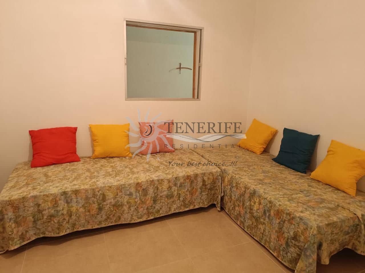 6 bedroom Villa for sale in Alcala - € 355,000 (Ref: 9459380)