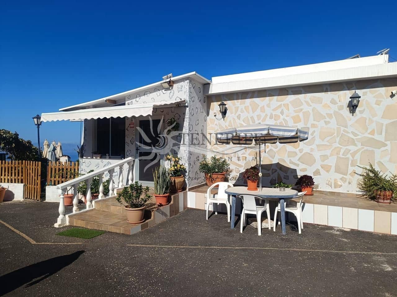 3 bedroom Finca/Country House for sale in Guia de Isora with pool garage - € 950,000 (Ref: 9459383)