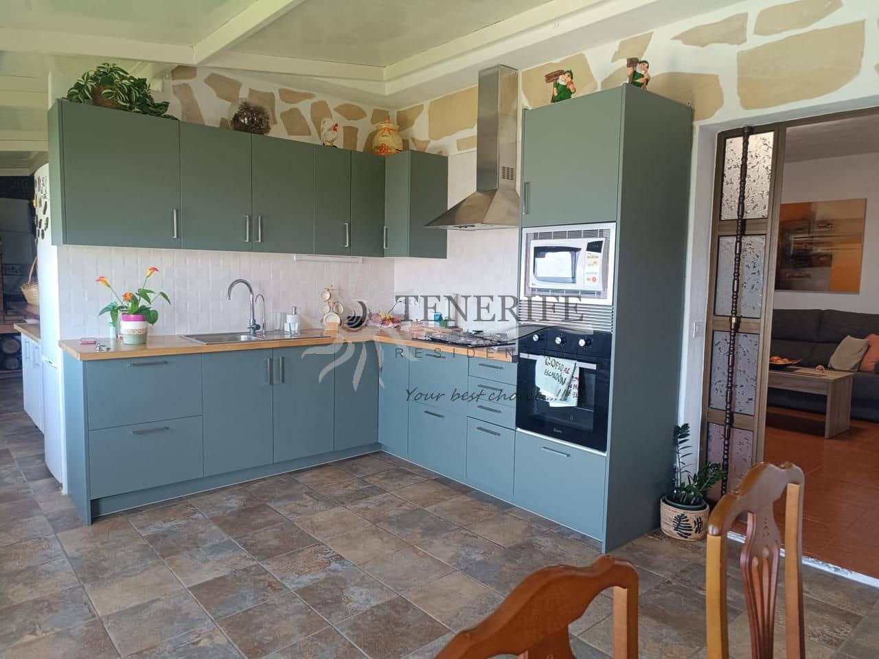 3 bedroom Finca/Country House for sale in Guia de Isora with pool garage - € 950,000 (Ref: 9459383)