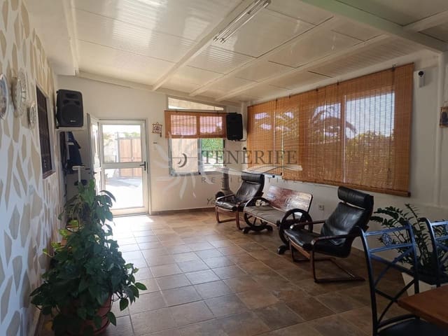 3 slaapkamer Villa te koop in Guía de Isora met zwembad garage - € 950.000 (Ref: 9459383)