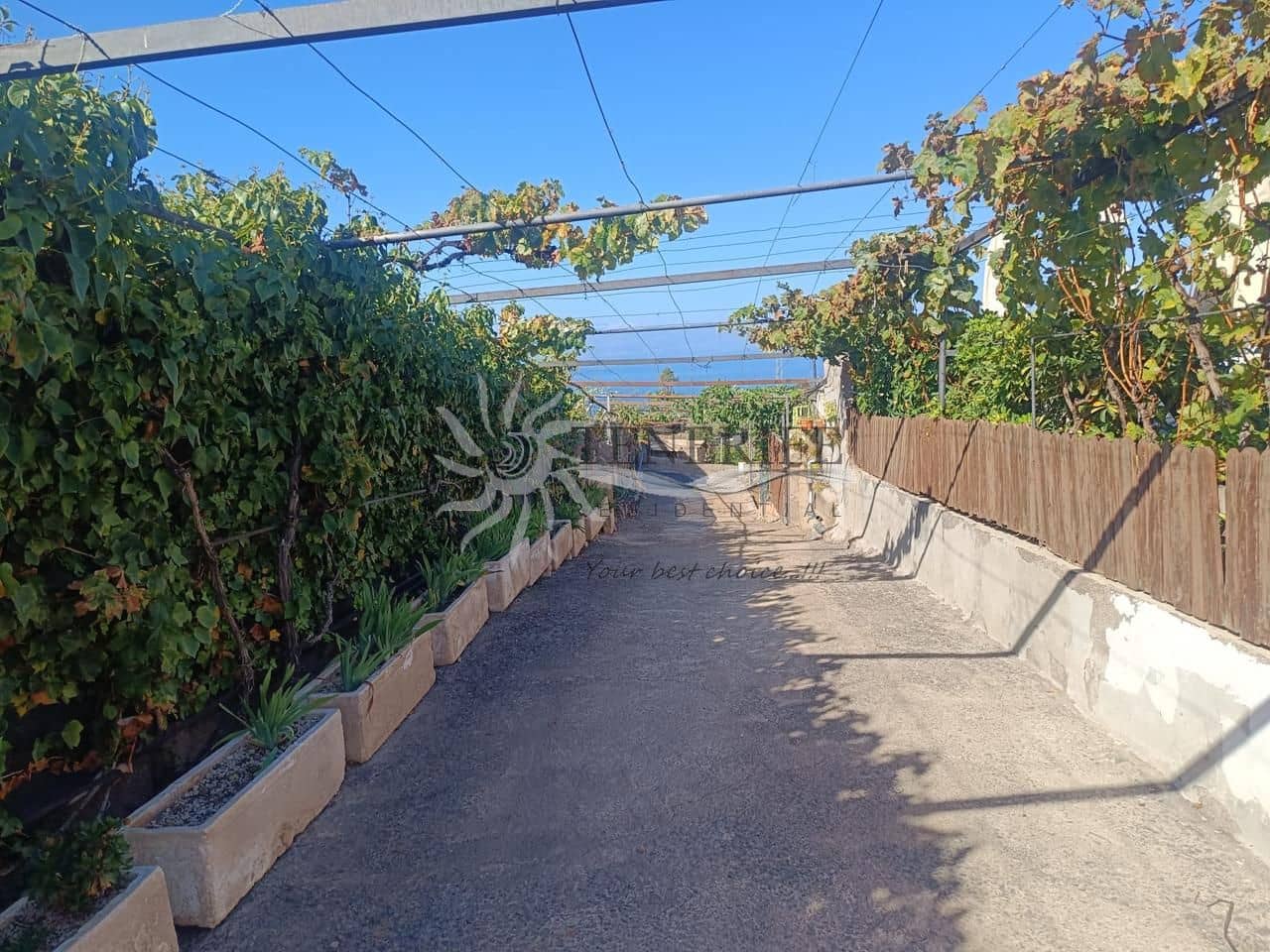 3 slaapkamer Villa te koop in Guia de Isora met zwembad garage - € 950.000 (Ref: 9459383)