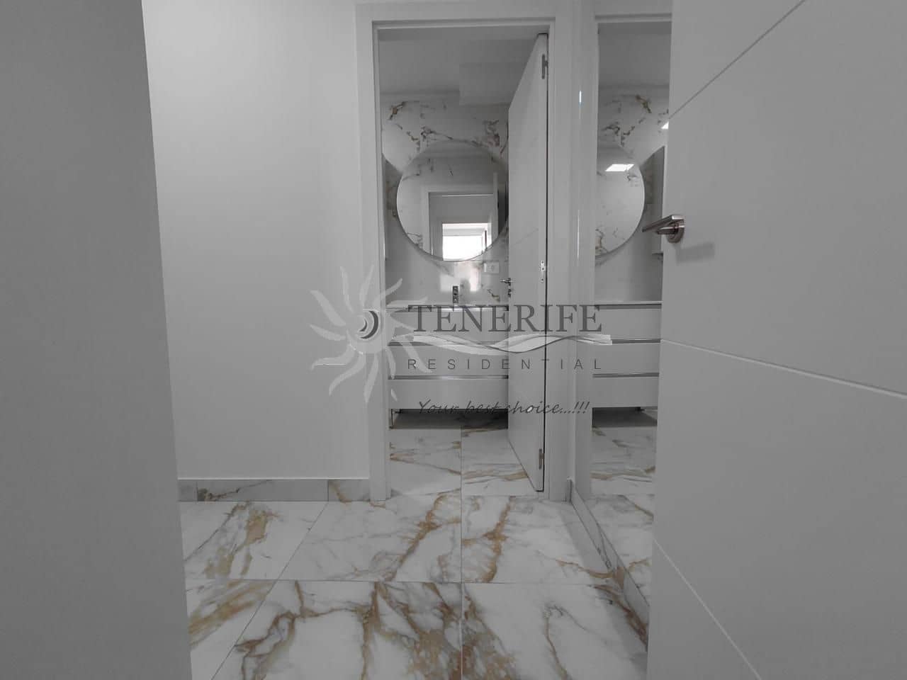 2 bedroom Apartment for sale in Arona - € 567,000 (Ref: 9459384)