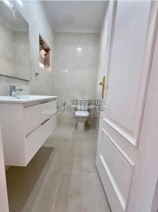 4 bedroom Townhouse for sale in Adeje with pool garage - € 559,000 (Ref: 9459385)