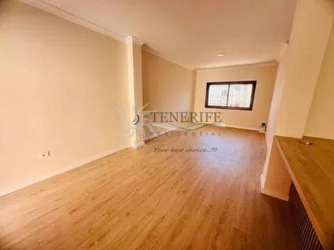 4 bedroom Townhouse for sale in Adeje with pool garage - € 559,000 (Ref: 9459385)