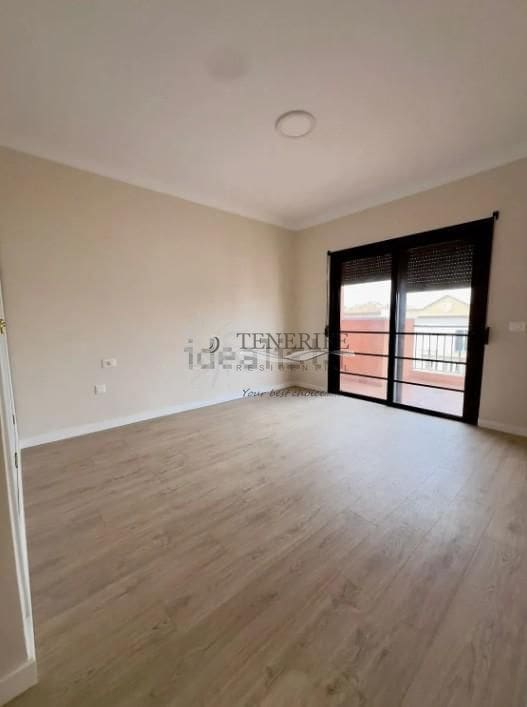 4 bedroom Townhouse for sale in Adeje with pool garage - € 559,000 (Ref: 9459385)