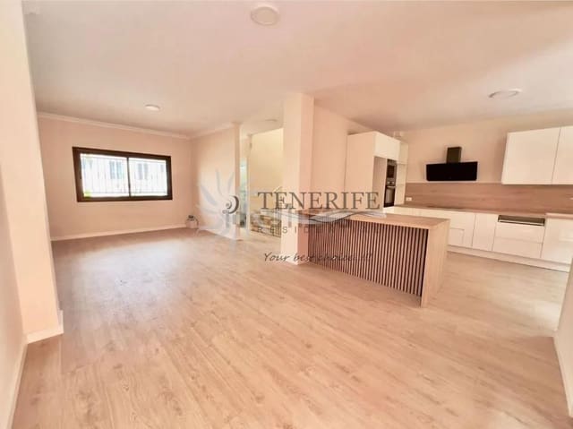 4 soverom Hus til salgs i Casco Urbano, Adeje med svømmebasseng garasje - € 559 000 (Ref: 9459385)