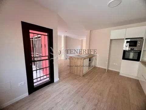 4 bedroom Townhouse for sale in Adeje with pool garage - € 559,000 (Ref: 9459385)