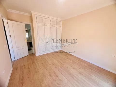 4 bedroom Townhouse for sale in Adeje with pool garage - € 559,000 (Ref: 9459385)