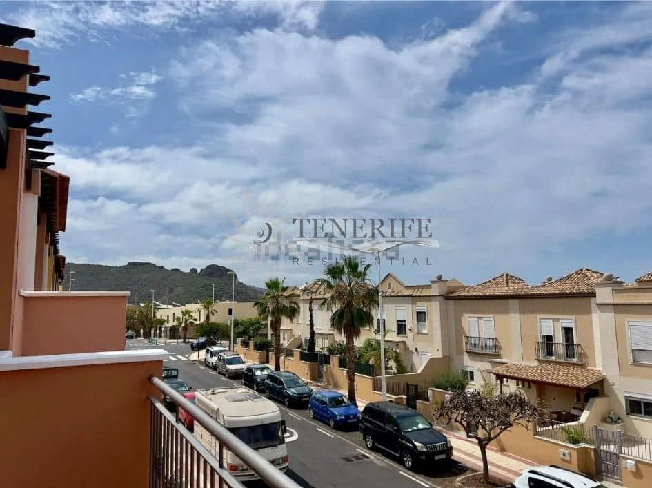 4 bedroom Townhouse for sale in Adeje with pool garage - € 559,000 (Ref: 9459385)