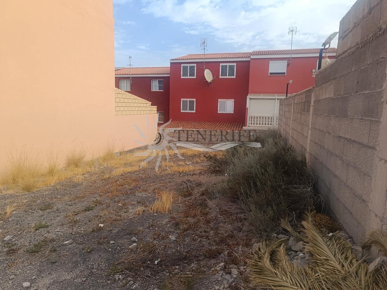 Building Plot for sale in Guia de Isora - € 148,000 (Ref: 9459386)
