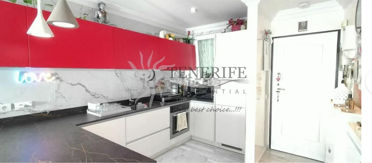 2 bedroom Flat for sale in Adeje with garage - € 425,000 (Ref: 9459387)