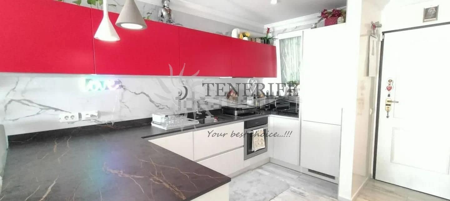 2 bedroom Flat for sale in Adeje with garage - € 425,000 (Ref: 9459387)