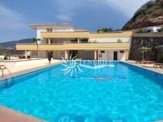 2 bedroom Flat for sale in Adeje with garage - € 425,000 (Ref: 9459387)