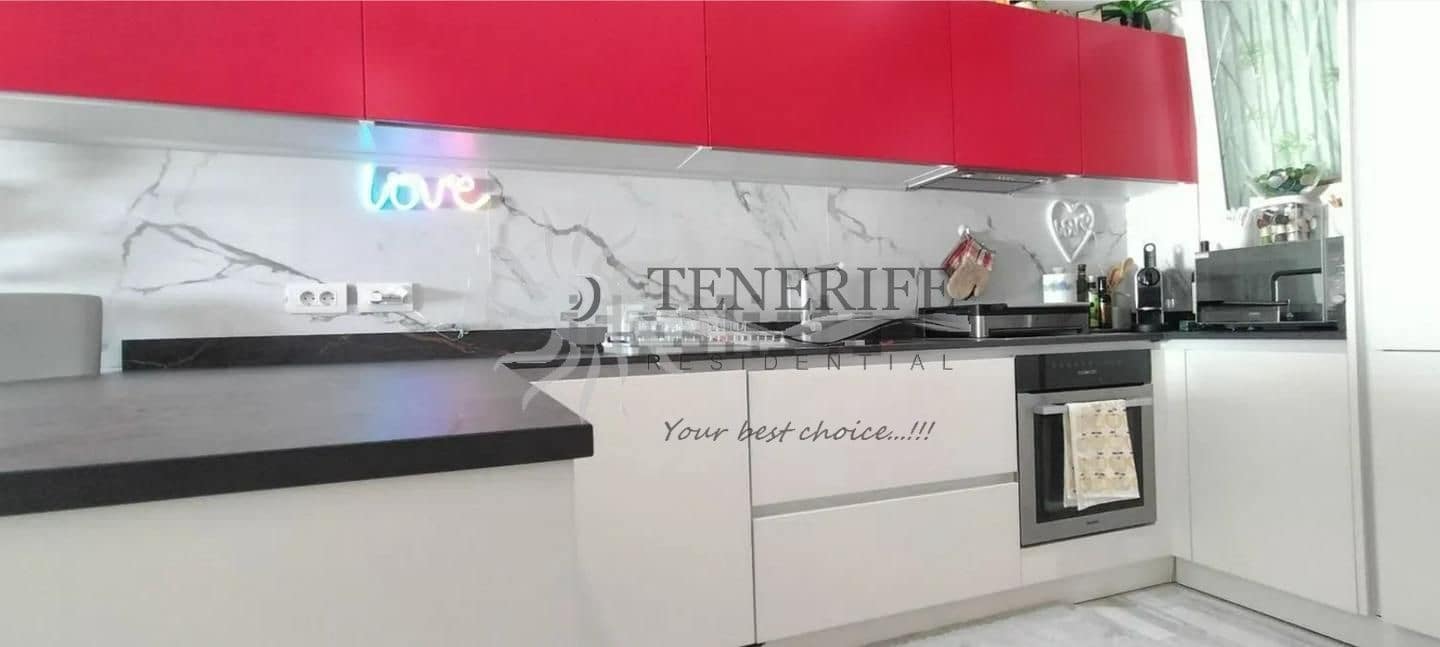 2 bedroom Flat for sale in Adeje with garage - € 425,000 (Ref: 9459387)