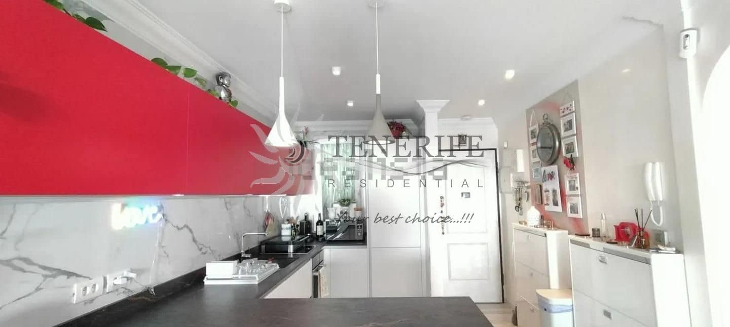 2 bedroom Flat for sale in Adeje with garage - € 425,000 (Ref: 9459387)