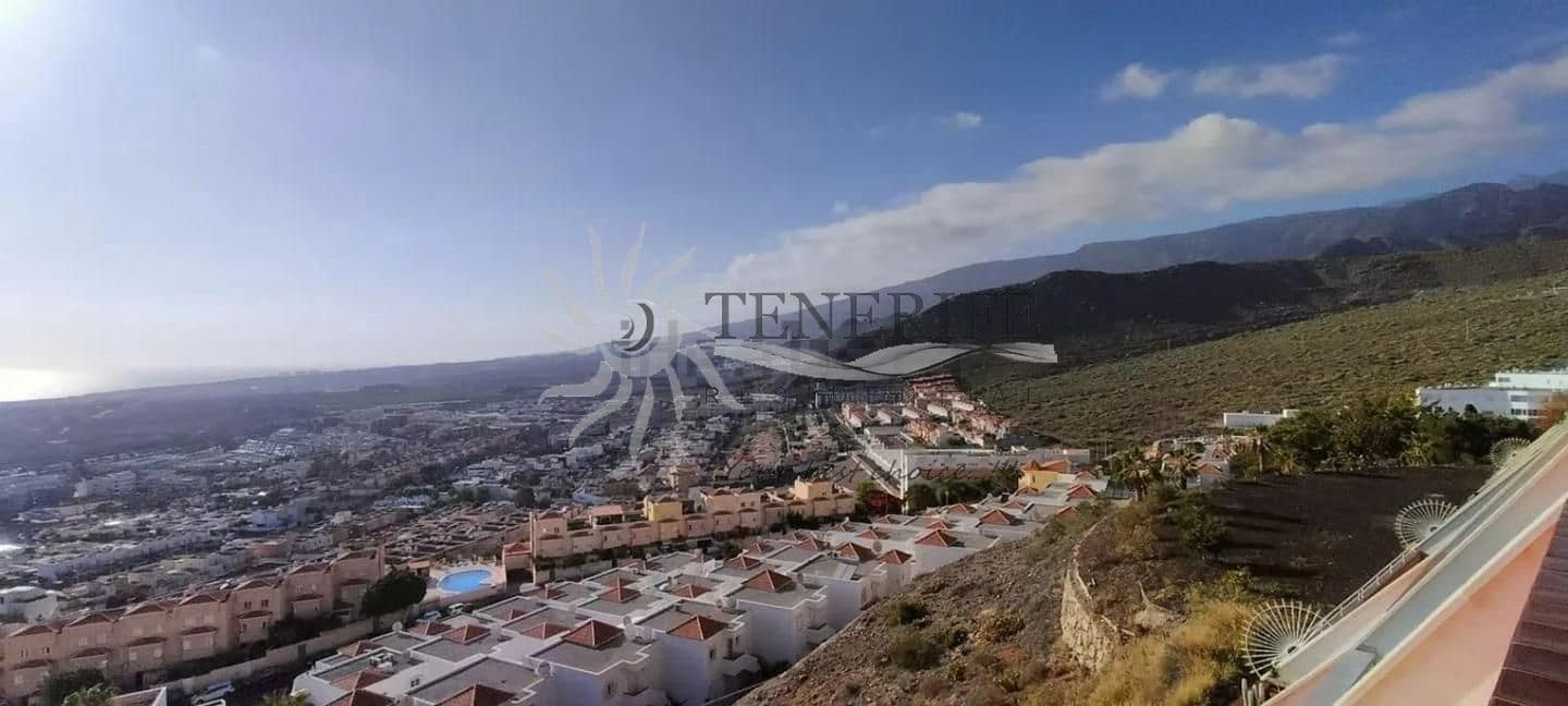2 bedroom Flat for sale in Adeje with garage - € 425,000 (Ref: 9459387)
