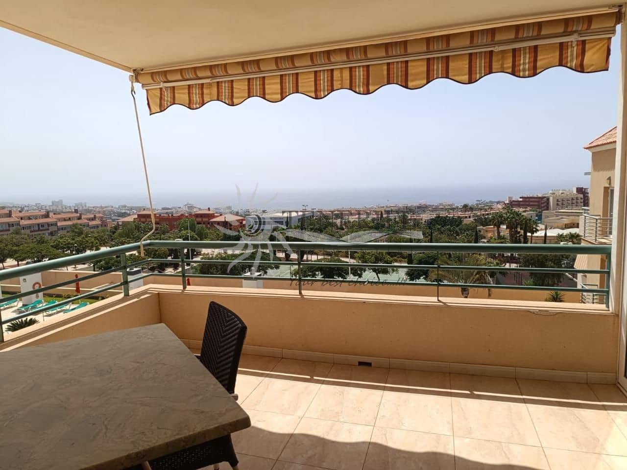 2 bedroom Flat for sale in Adeje with garage - € 469,000 (Ref: 9459388)