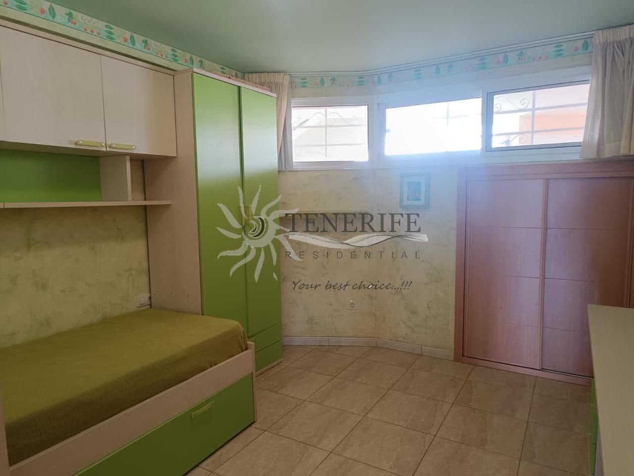 2 bedroom Flat for sale in Adeje with garage - € 469,000 (Ref: 9459388)