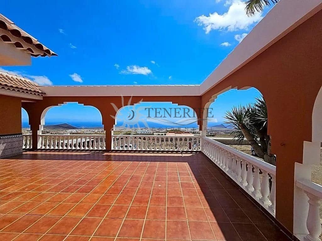 3 bedroom Finca/Country House for sale in Granadilla de Abona - € 1,300,000 (Ref: 9459389)