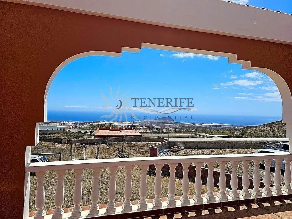 3 bedroom Finca/Country House for sale in Granadilla de Abona - € 1,300,000 (Ref: 9459389)