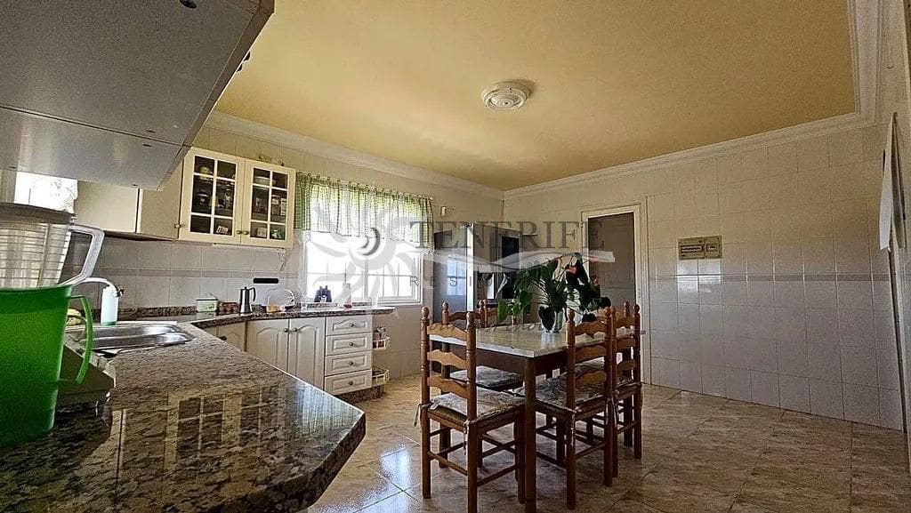 3 bedroom Finca/Country House for sale in Granadilla de Abona - € 1,300,000 (Ref: 9459389)