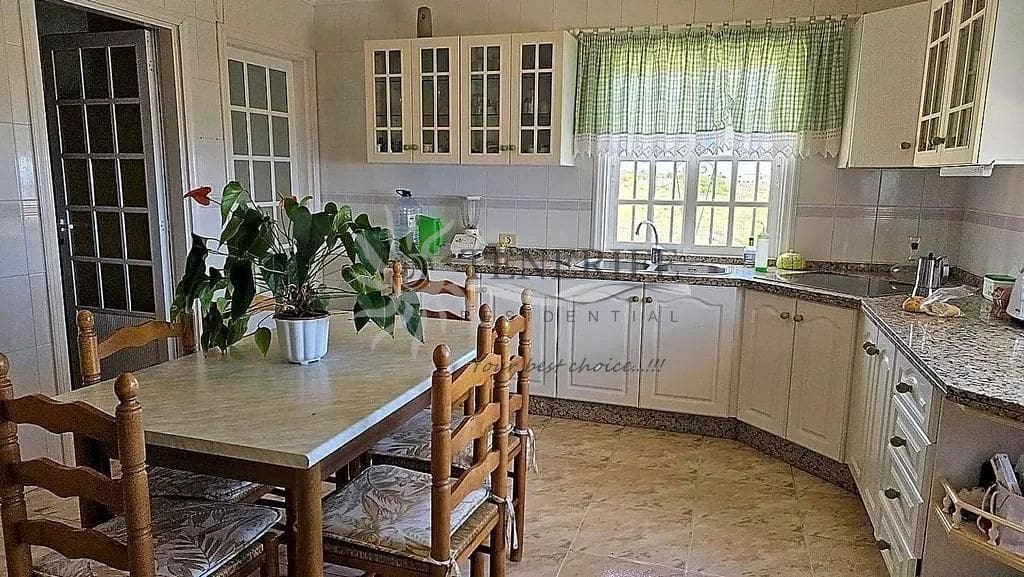 3 bedroom Finca/Country House for sale in Granadilla de Abona - € 1,300,000 (Ref: 9459389)